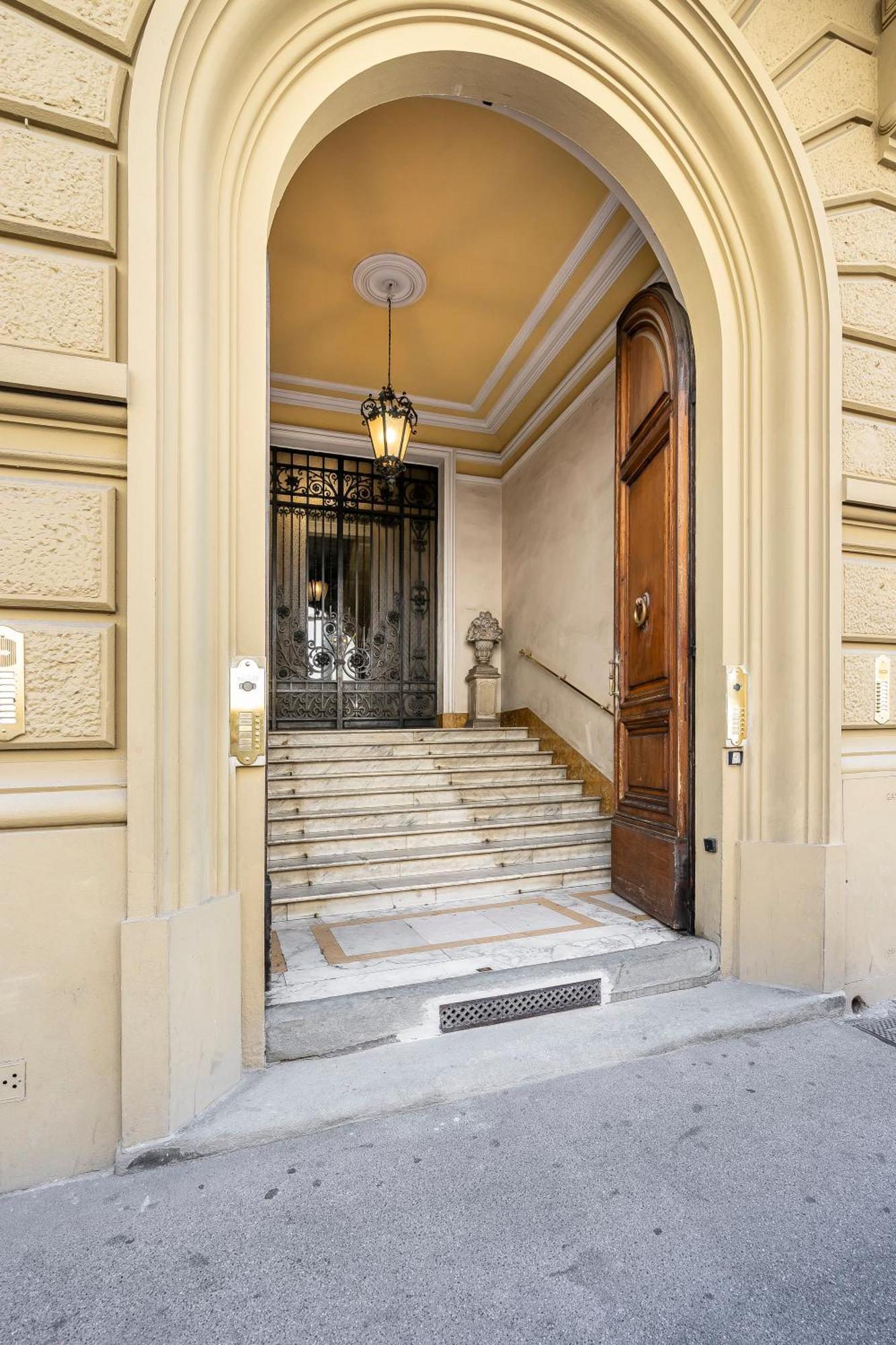 San Marco Black Appartamento Luxury Con Terrazzo E Parcheggio Su Richiesta Firenze Eksteriør bilde